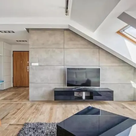 - One Bedroom With Balcony - Center - Sb12 *